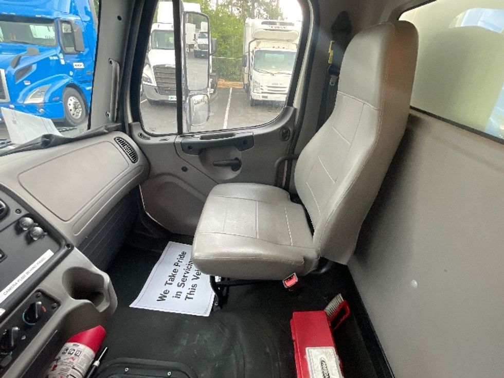 Medium Duty Box Truck-Light and Medium Duty Trucks-Freightliner-2021-M2-Spartanburg-SC-239,575\n\t\tmiles-$ 44,000 - Image 19