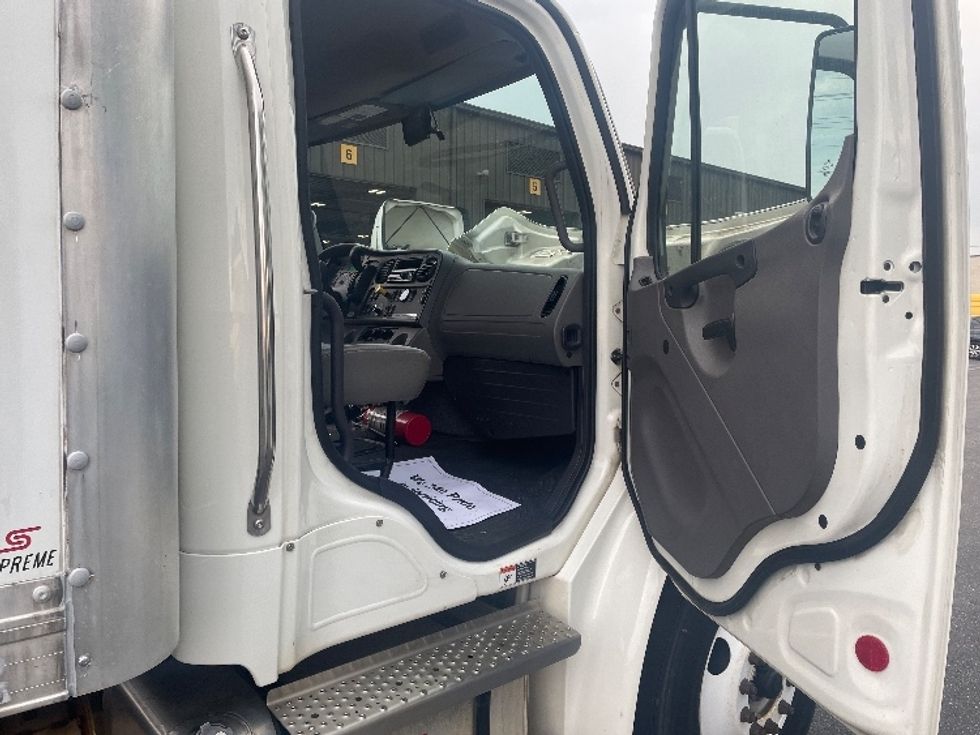 Medium Duty Box Truck-Light and Medium Duty Trucks-Freightliner-2021-M2-Spartanburg-SC-239,575\n\t\tmiles-$ 44,000 - Image 20