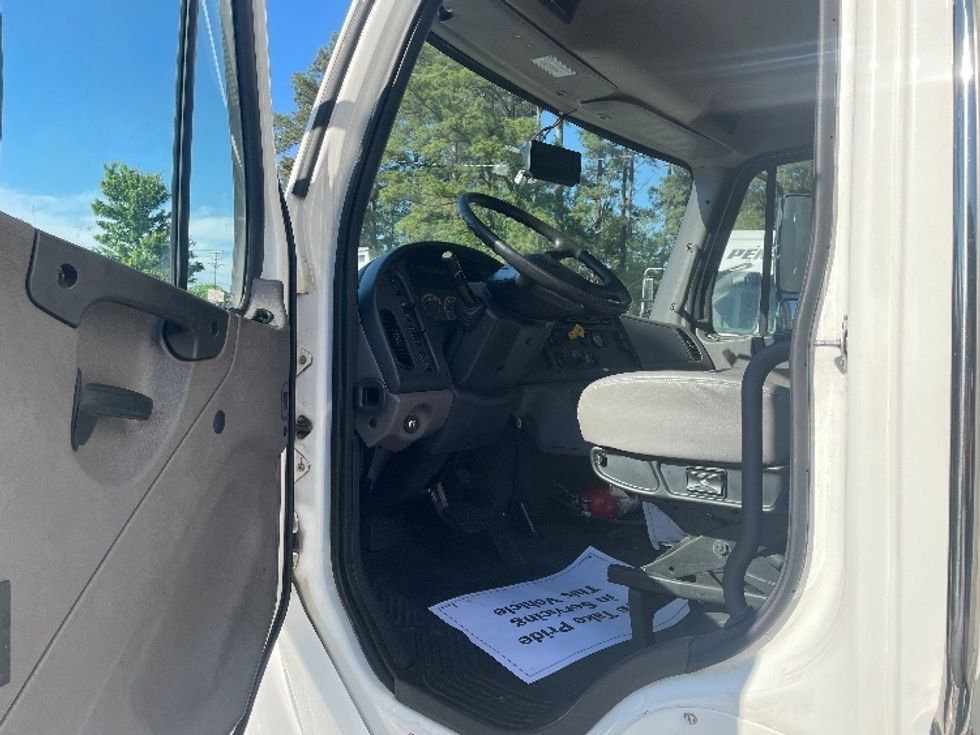Medium Duty Box Truck-Light and Medium Duty Trucks-Freightliner-2021-M2-Spartanburg-SC-239,692\n\t\tmiles-$ 44,000 - Image 16