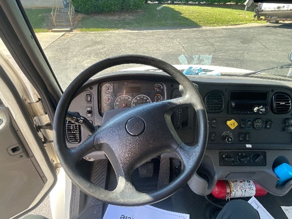 Medium Duty Box Truck-Light and Medium Duty Trucks-Freightliner-2021-M2-Spartanburg-SC-239,692\n\t\tmiles-$ 44,000 - Image 18