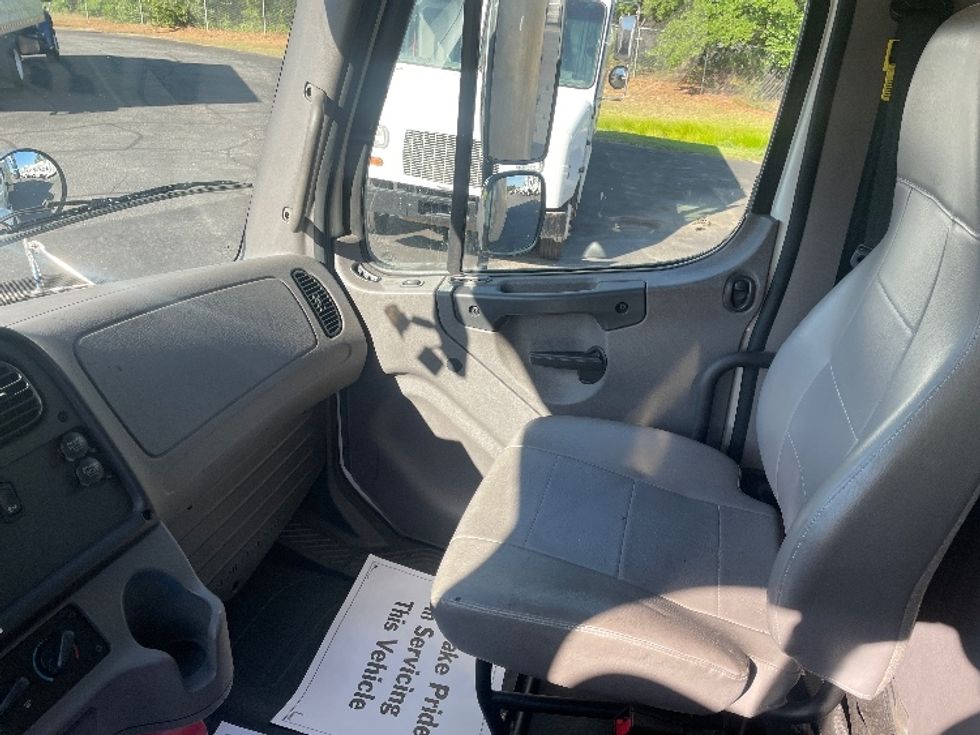 Medium Duty Box Truck-Light and Medium Duty Trucks-Freightliner-2021-M2-Spartanburg-SC-239,692\n\t\tmiles-$ 44,000 - Image 19