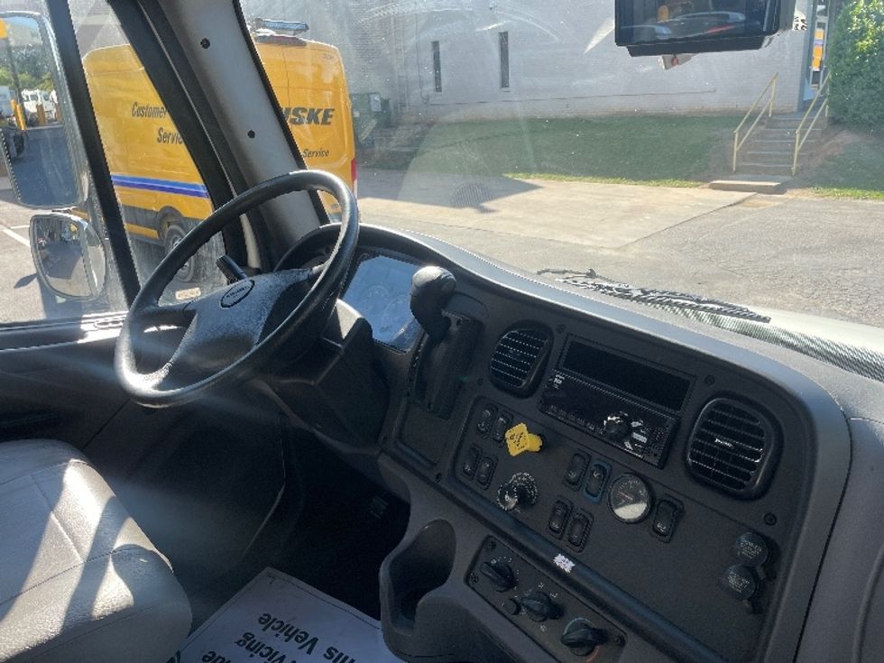 Medium Duty Box Truck-Light and Medium Duty Trucks-Freightliner-2021-M2-Spartanburg-SC-239,692\n\t\tmiles-$ 44,000 - Image 22