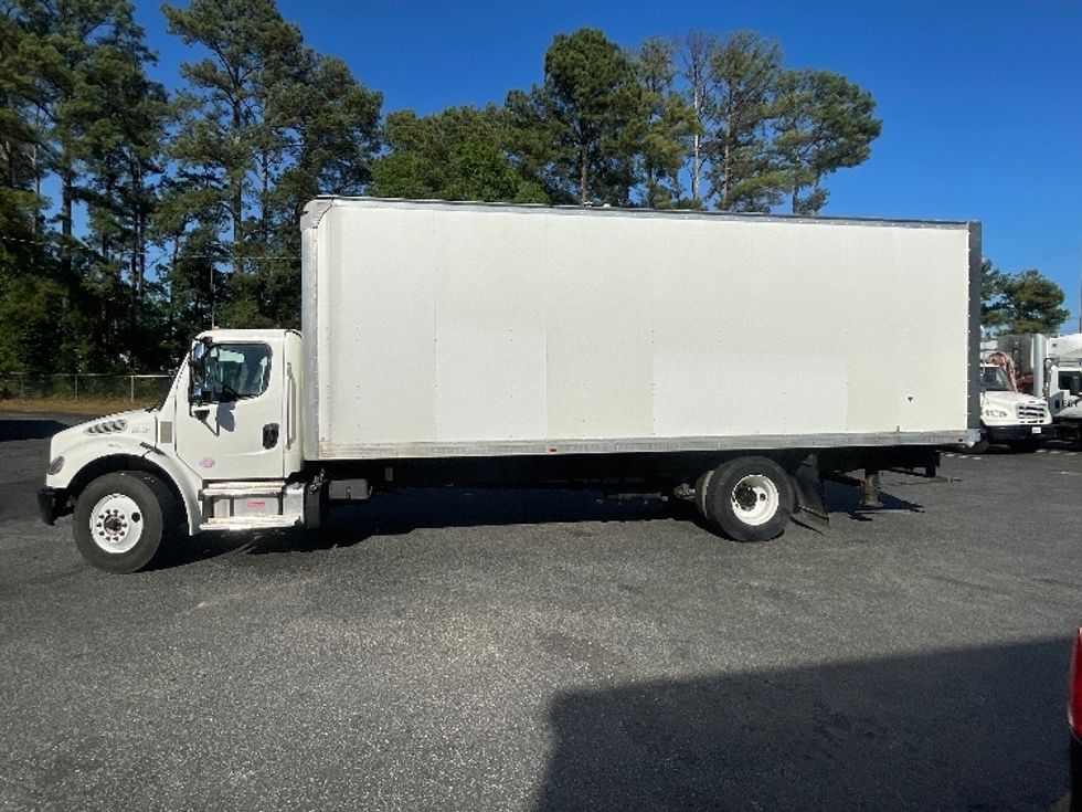 Medium Duty Box Truck-Light and Medium Duty Trucks-Freightliner-2021-M2-Spartanburg-SC-239,692\n\t\tmiles-$ 44,000 - Image 4