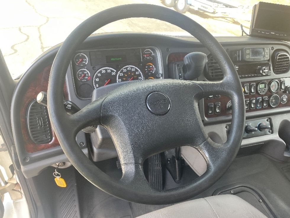 Medium Duty Box Truck-Light and Medium Duty Trucks-Freightliner-2021-M2-Spartanburg-SC-255,370\n\t\tmiles-$ 42,250 - Image 17