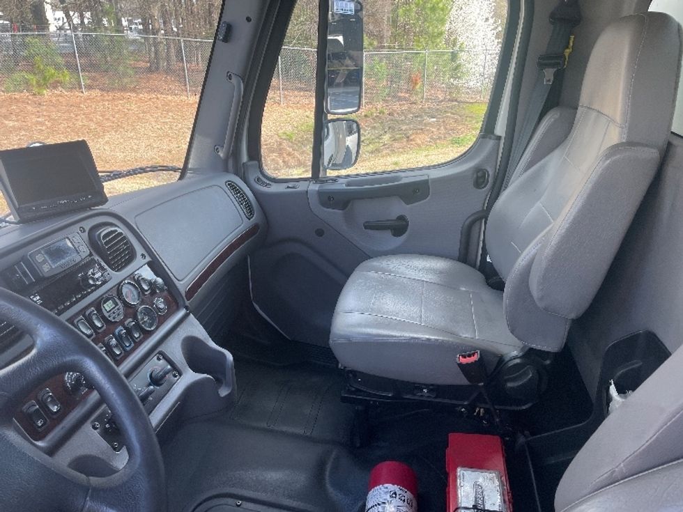 Medium Duty Box Truck-Light and Medium Duty Trucks-Freightliner-2021-M2-Spartanburg-SC-255,370\n\t\tmiles-$ 42,250 - Image 19
