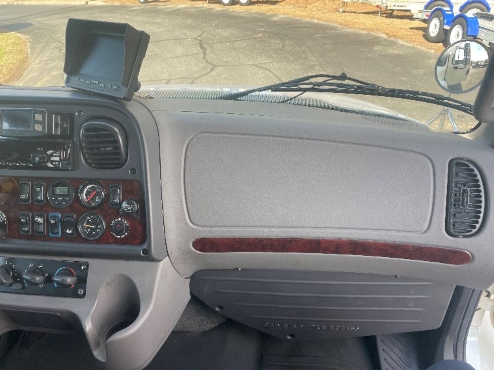 Medium Duty Box Truck-Light and Medium Duty Trucks-Freightliner-2021-M2-Spartanburg-SC-255,370\n\t\tmiles-$ 42,250 - Image 21