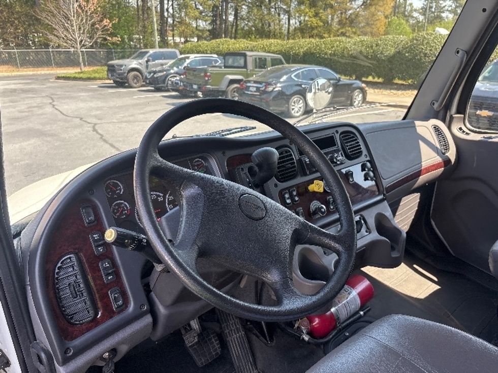 Medium Duty Box Truck-Light and Medium Duty Trucks-Freightliner-2021-M2-Spartanburg-SC-261,296\n\t\tmiles-$ 47,500 - Image 17