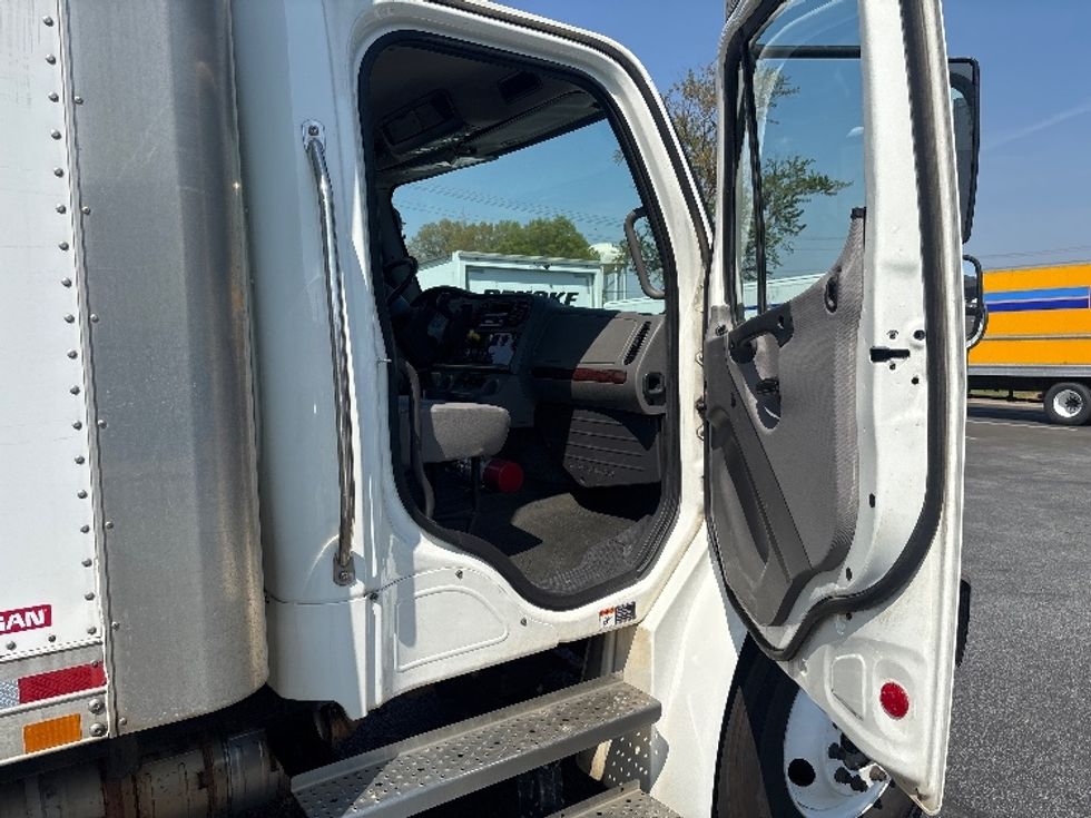 Medium Duty Box Truck-Light and Medium Duty Trucks-Freightliner-2021-M2-Spartanburg-SC-261,296\n\t\tmiles-$ 47,500 - Image 19