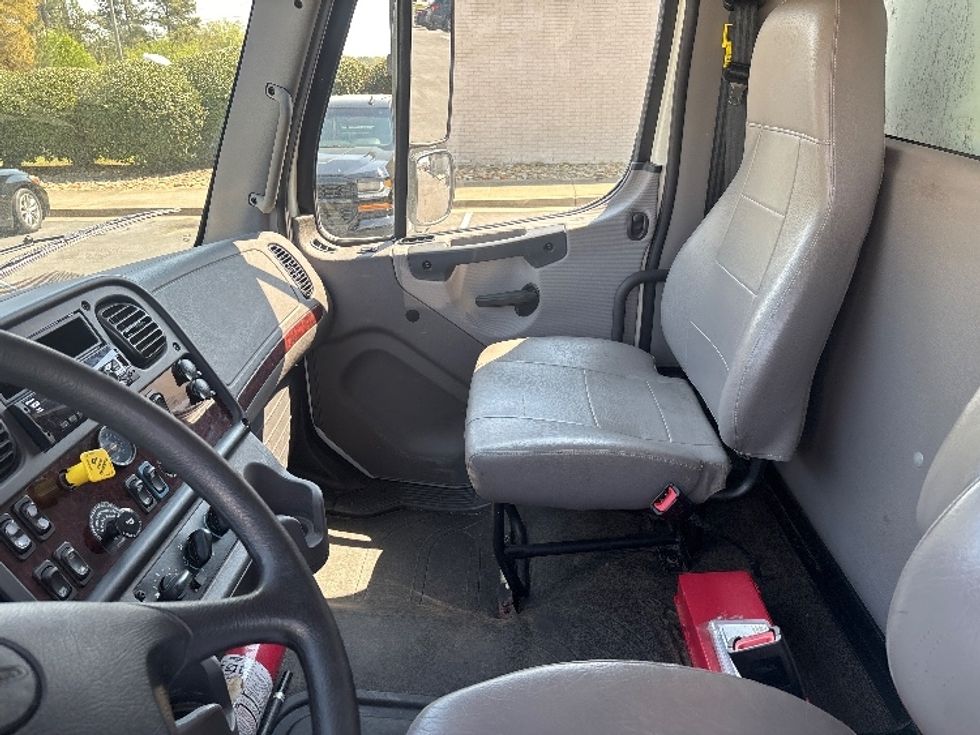 Medium Duty Box Truck-Light and Medium Duty Trucks-Freightliner-2021-M2-Spartanburg-SC-261,296\n\t\tmiles-$ 47,500 - Image 20
