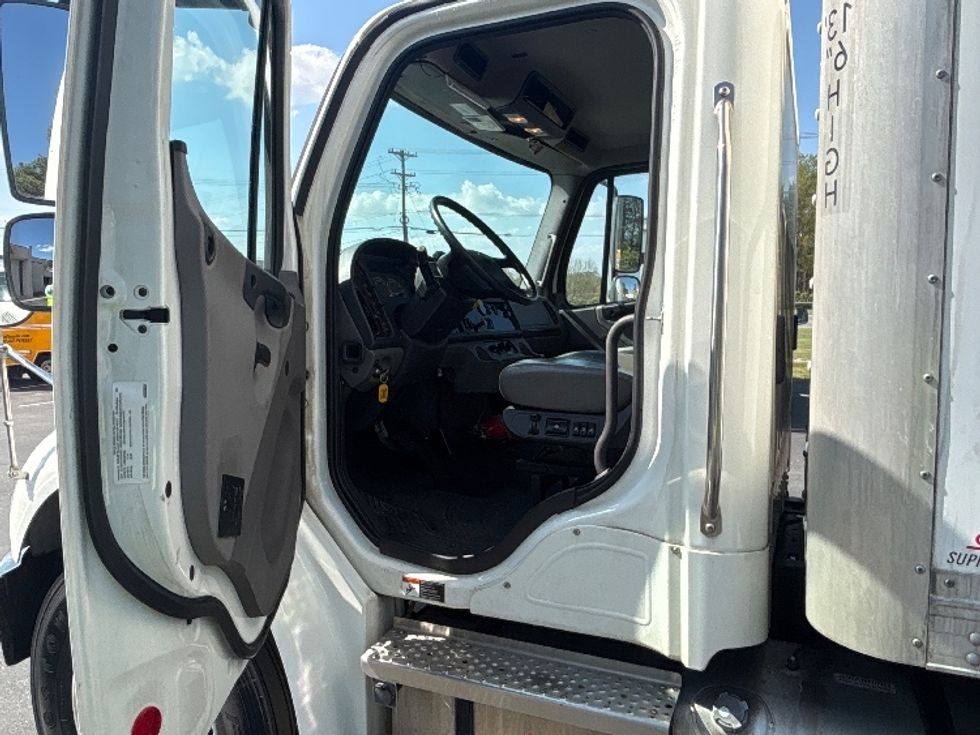 Medium Duty Box Truck-Light and Medium Duty Trucks-Freightliner-2021-M2-Spartanburg-SC-264,324\n\t\tmiles-$ 39,750 - Image 16