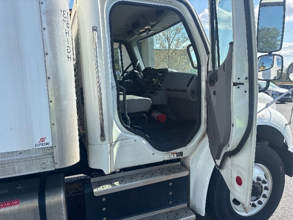 Medium Duty Box Truck-Light and Medium Duty Trucks-Freightliner-2021-M2-Spartanburg-SC-264,324\n\t\tmiles-$ 39,750 - Image 20