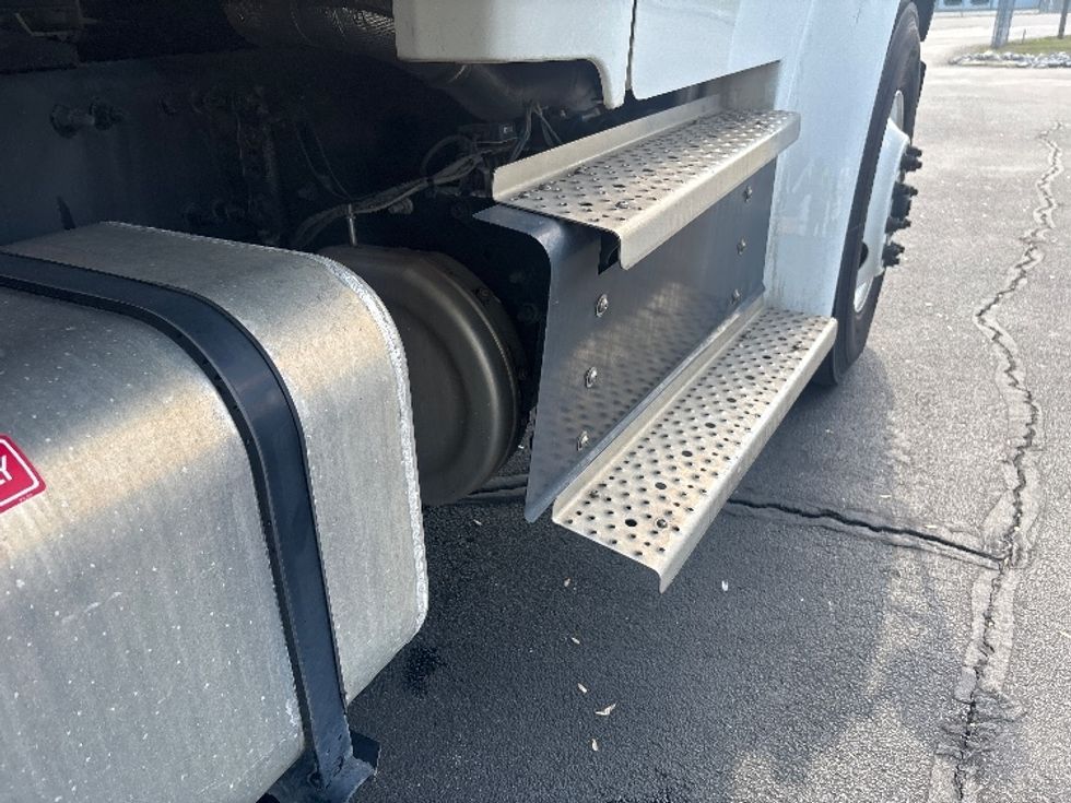 Medium Duty Box Truck-Light and Medium Duty Trucks-Freightliner-2021-M2-Spartanburg-SC-264,324\n\t\tmiles-$ 39,750 - Image 27