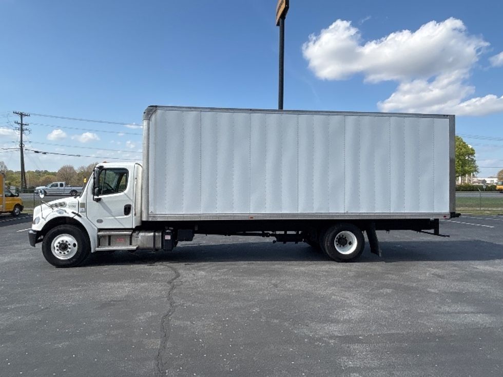 Medium Duty Box Truck-Light and Medium Duty Trucks-Freightliner-2021-M2-Spartanburg-SC-264,324\n\t\tmiles-$ 39,750 - Image 4