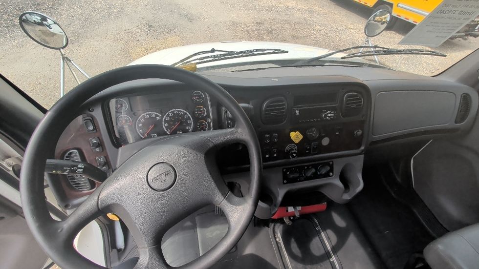 Medium Duty Box Truck-Light and Medium Duty Trucks-Freightliner-2021-M2-Spartanburg-SC-284,018\n\t\tmiles-$ 31,000 - Image 17