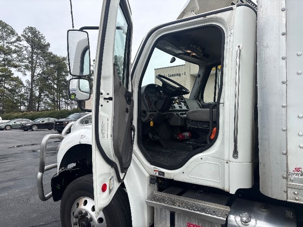 Medium Duty Box Truck-Light and Medium Duty Trucks-Freightliner-2021-M2-Spartanburg-SC-568,678\n\t\tmiles-$ 24,750 - Image 16