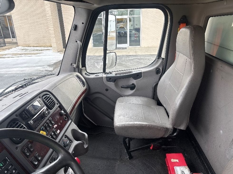 Medium Duty Box Truck-Light and Medium Duty Trucks-Freightliner-2021-M2-Spartanburg-SC-568,678\n\t\tmiles-$ 24,750 - Image 19