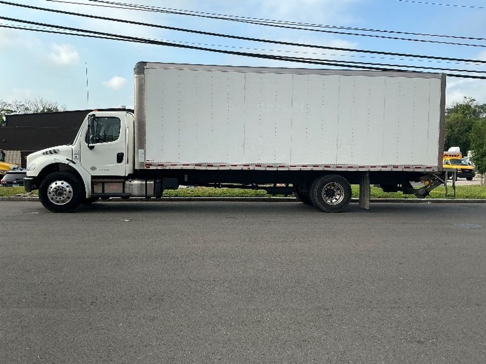2021 Freightliner M2 106 Medium Duty photo 4