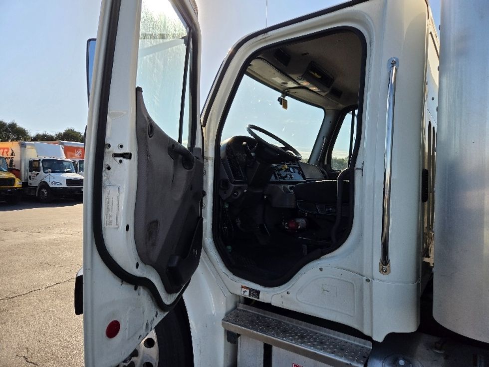 Medium Duty Box Truck-Light and Medium Duty Trucks-Freightliner-2021-M2-Springfield-MA-181,458\n\t\tmiles-$ 65,250 - Image 15