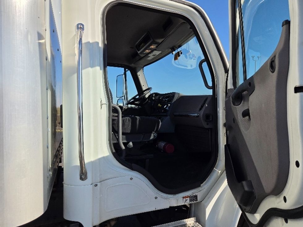 Medium Duty Box Truck-Light and Medium Duty Trucks-Freightliner-2021-M2-Springfield-MA-181,458\n\t\tmiles-$ 65,250 - Image 19