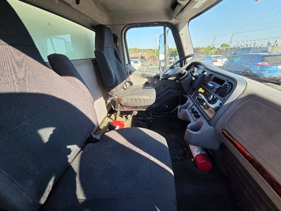 Medium Duty Box Truck-Light and Medium Duty Trucks-Freightliner-2021-M2-Springfield-MA-181,458\n\t\tmiles-$ 65,250 - Image 21