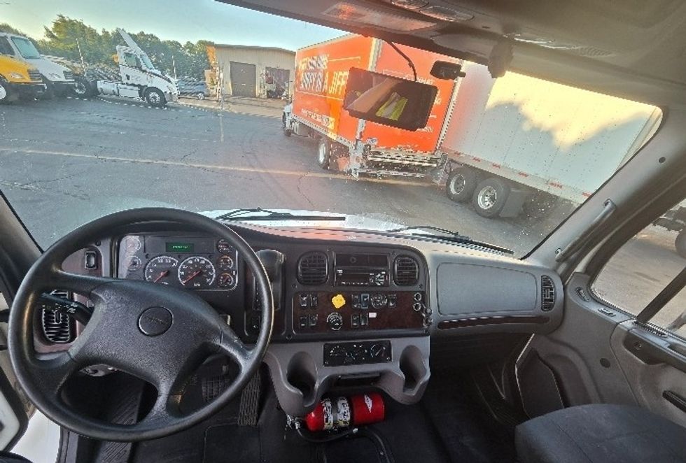 Medium Duty Box Truck-Light and Medium Duty Trucks-Freightliner-2021-M2-Springfield-MA-257,610\n\t\tmiles-$ 48,500 - Image 18
