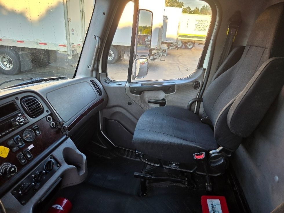 Medium Duty Box Truck-Light and Medium Duty Trucks-Freightliner-2021-M2-Springfield-MA-257,610\n\t\tmiles-$ 48,500 - Image 19
