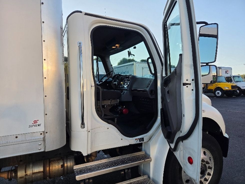 Medium Duty Box Truck-Light and Medium Duty Trucks-Freightliner-2021-M2-Springfield-MA-257,610\n\t\tmiles-$ 48,500 - Image 20