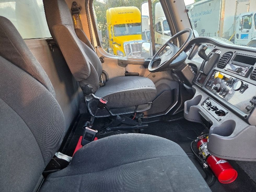 Medium Duty Box Truck-Light and Medium Duty Trucks-Freightliner-2021-M2-Springfield-MA-257,610\n\t\tmiles-$ 48,500 - Image 22