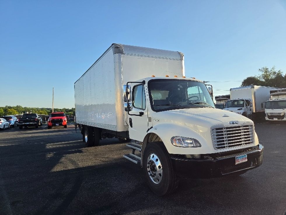 Medium Duty Box Truck-Light and Medium Duty Trucks-Freightliner-2021-M2-Springfield-MA-257,619\n\t\tmiles-$ 48,500 - Image 1