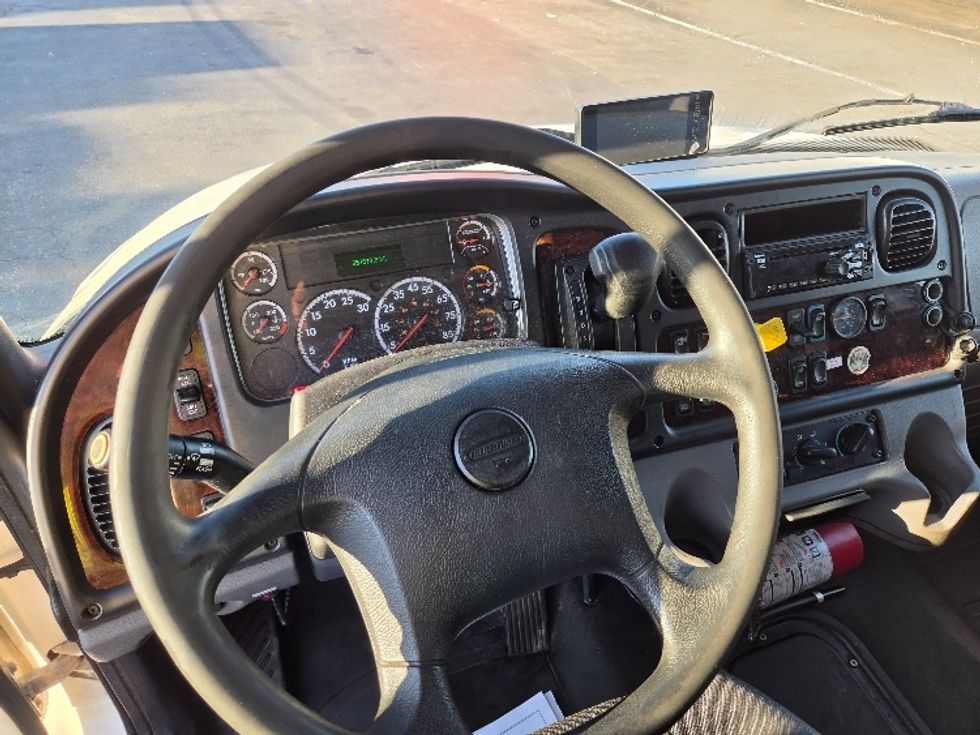 Medium Duty Box Truck-Light and Medium Duty Trucks-Freightliner-2021-M2-Springfield-MA-257,619\n\t\tmiles-$ 48,500 - Image 17