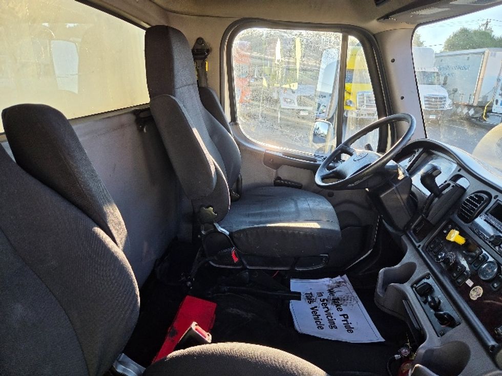 Medium Duty Box Truck-Light and Medium Duty Trucks-Freightliner-2021-M2-Springfield-MA-257,619\n\t\tmiles-$ 48,500 - Image 22