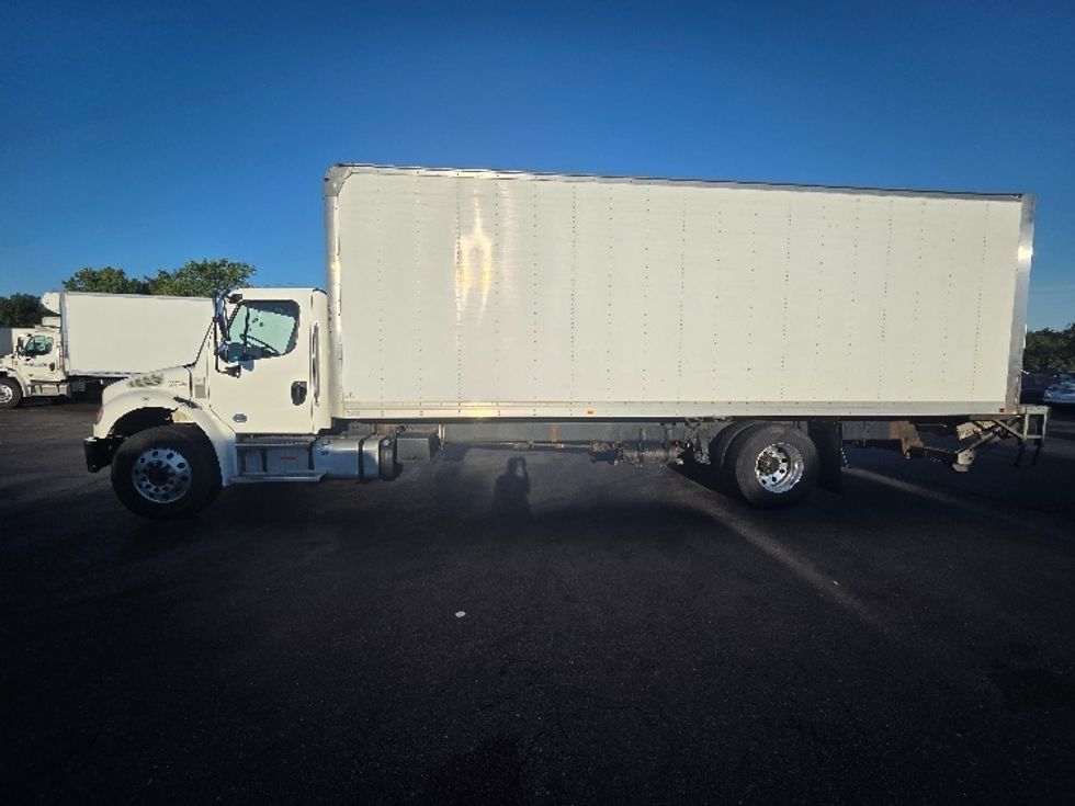 Medium Duty Box Truck-Light and Medium Duty Trucks-Freightliner-2021-M2-Springfield-MA-257,619\n\t\tmiles-$ 48,500 - Image 4