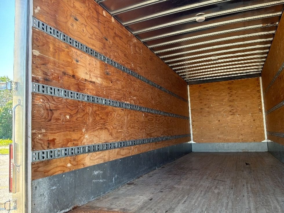 Medium Duty Box Truck-Light and Medium Duty Trucks-Freightliner-2021-M2-Ste-Foy-PQ-277,643\n\t\tkm-$ 57,250 - Image 10