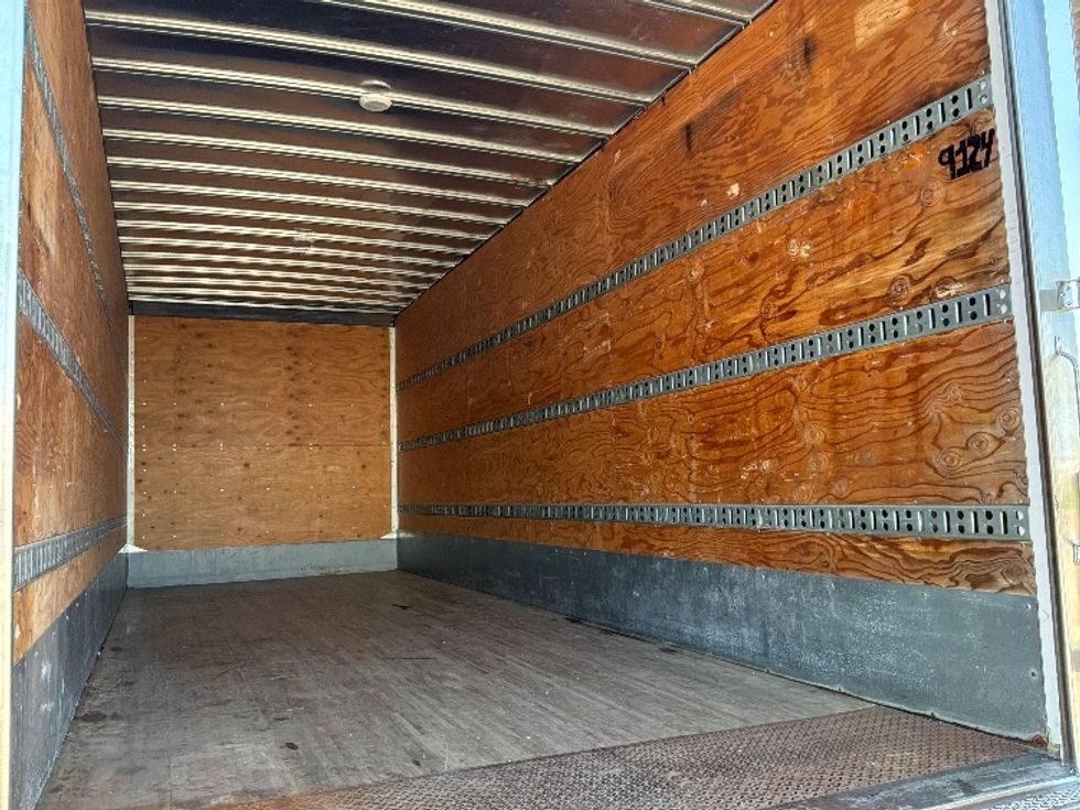 Medium Duty Box Truck-Light and Medium Duty Trucks-Freightliner-2021-M2-Ste-Foy-PQ-277,643\n\t\tkm-$ 57,250 - Image 11