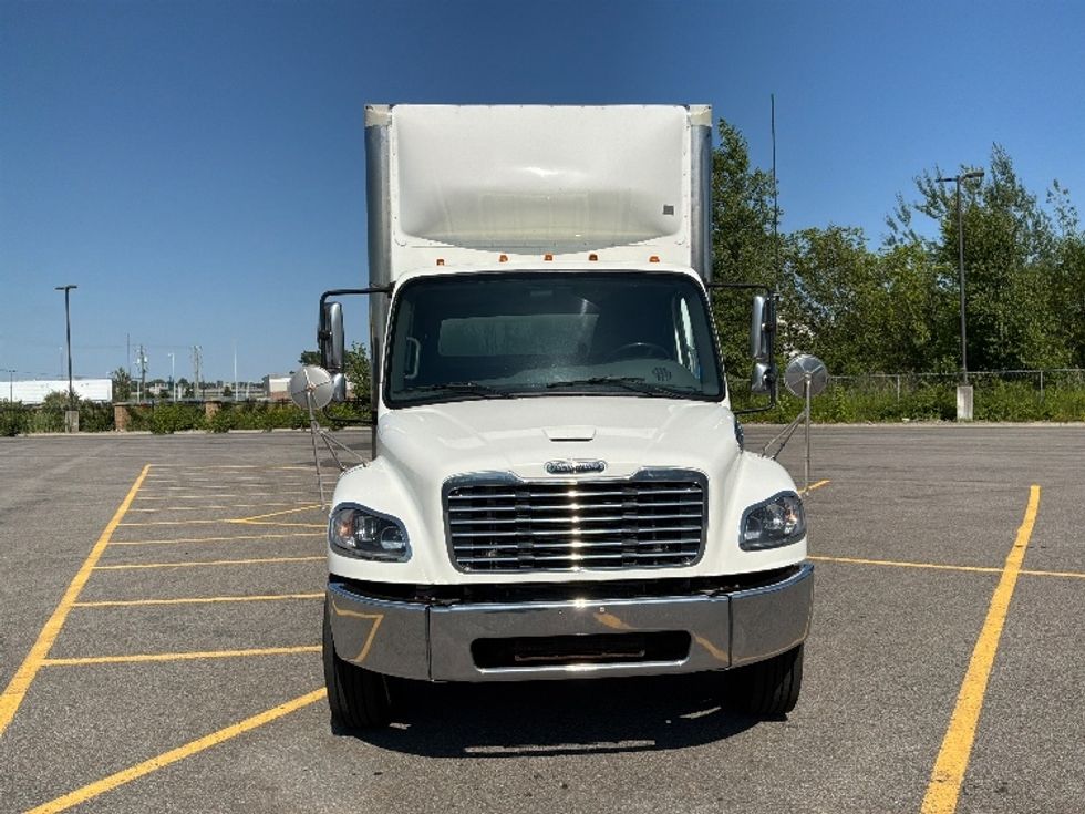 Medium Duty Box Truck-Light and Medium Duty Trucks-Freightliner-2021-M2-Ste-Foy-PQ-277,643\n\t\tkm-$ 57,250 - Image 2