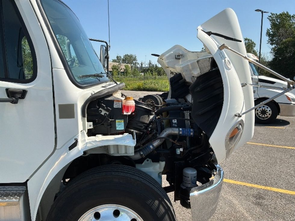 Medium Duty Box Truck-Light and Medium Duty Trucks-Freightliner-2021-M2-Ste-Foy-PQ-277,643\n\t\tkm-$ 57,250 - Image 22