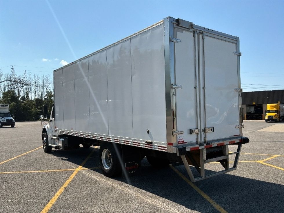 Medium Duty Box Truck-Light and Medium Duty Trucks-Freightliner-2021-M2-Ste-Foy-PQ-277,643\n\t\tkm-$ 57,250 - Image 6