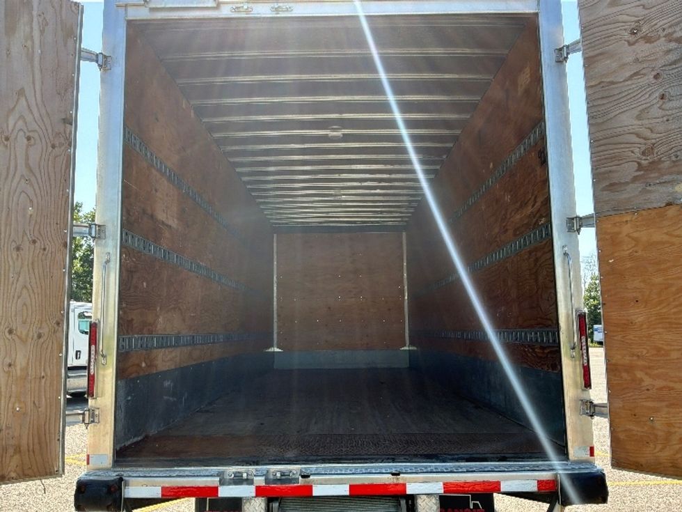 Medium Duty Box Truck-Light and Medium Duty Trucks-Freightliner-2021-M2-Ste-Foy-PQ-277,643\n\t\tkm-$ 57,250 - Image 8