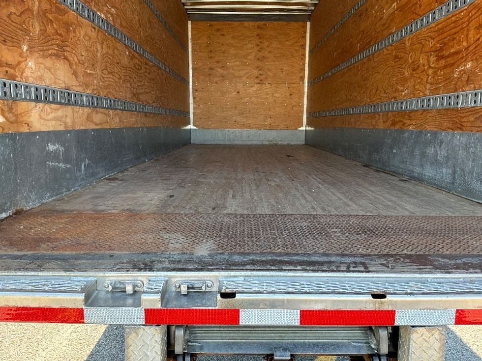 Medium Duty Box Truck-Light and Medium Duty Trucks-Freightliner-2021-M2-Ste-Foy-PQ-277,643\n\t\tkm-$ 57,250 - Image 9