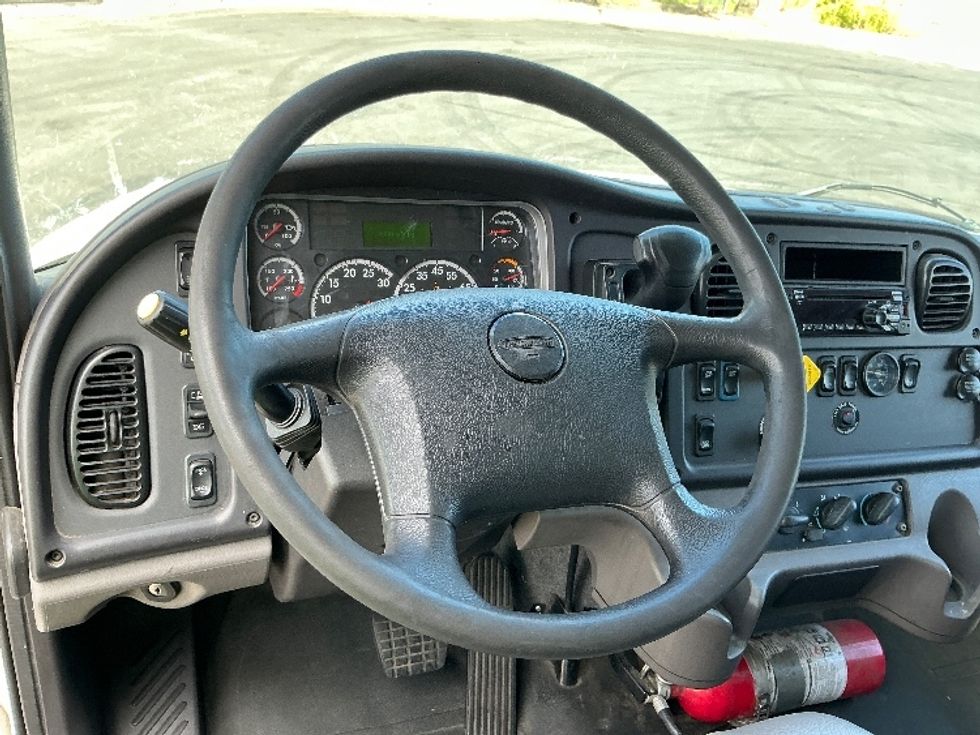 Medium Duty Box Truck-Light and Medium Duty Trucks-Freightliner-2021-M2-Stockton-CA-439,999\n\t\tmiles-$ 24,750 - Image 18