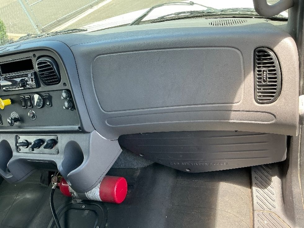 Medium Duty Box Truck-Light and Medium Duty Trucks-Freightliner-2021-M2-Stockton-CA-439,999\n\t\tmiles-$ 24,750 - Image 21