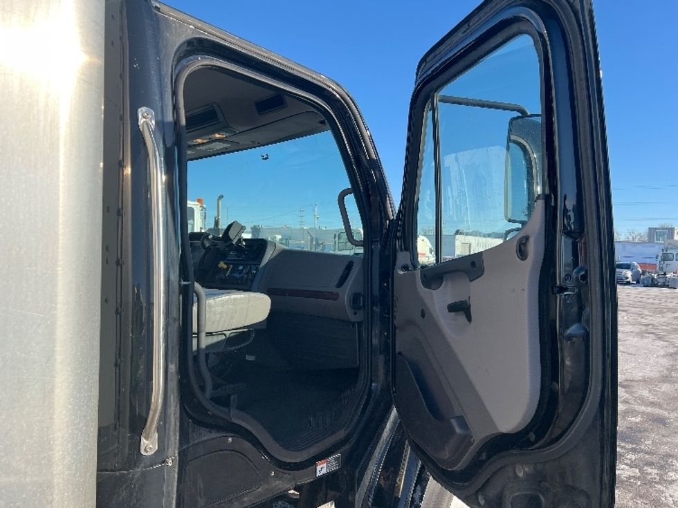 Medium Duty Box Truck-Light and Medium Duty Trucks-Freightliner-2021-M2-Sturtevant-WI-229,225\n\t\tmiles-$ 46,500 - Image 20