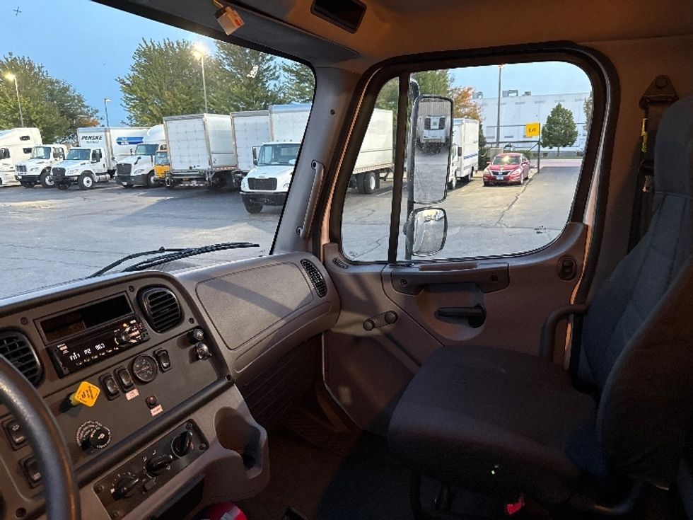 Medium Duty Box Truck-Light and Medium Duty Trucks-Freightliner-2021-M2-Sturtevant-WI-69,438\n\t\tmiles-$ 72,500 - Image 16