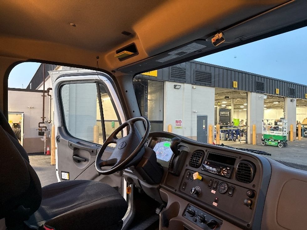 Medium Duty Box Truck-Light and Medium Duty Trucks-Freightliner-2021-M2-Sturtevant-WI-69,438\n\t\tmiles-$ 72,500 - Image 19