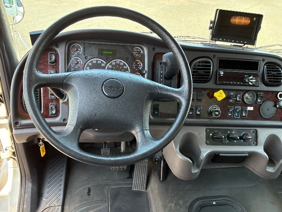 Medium Duty Box Truck-Light and Medium Duty Trucks-Freightliner-2021-M2-Tacoma-WA-69,209\n\t\tmiles-$ 78,250 - Image 18