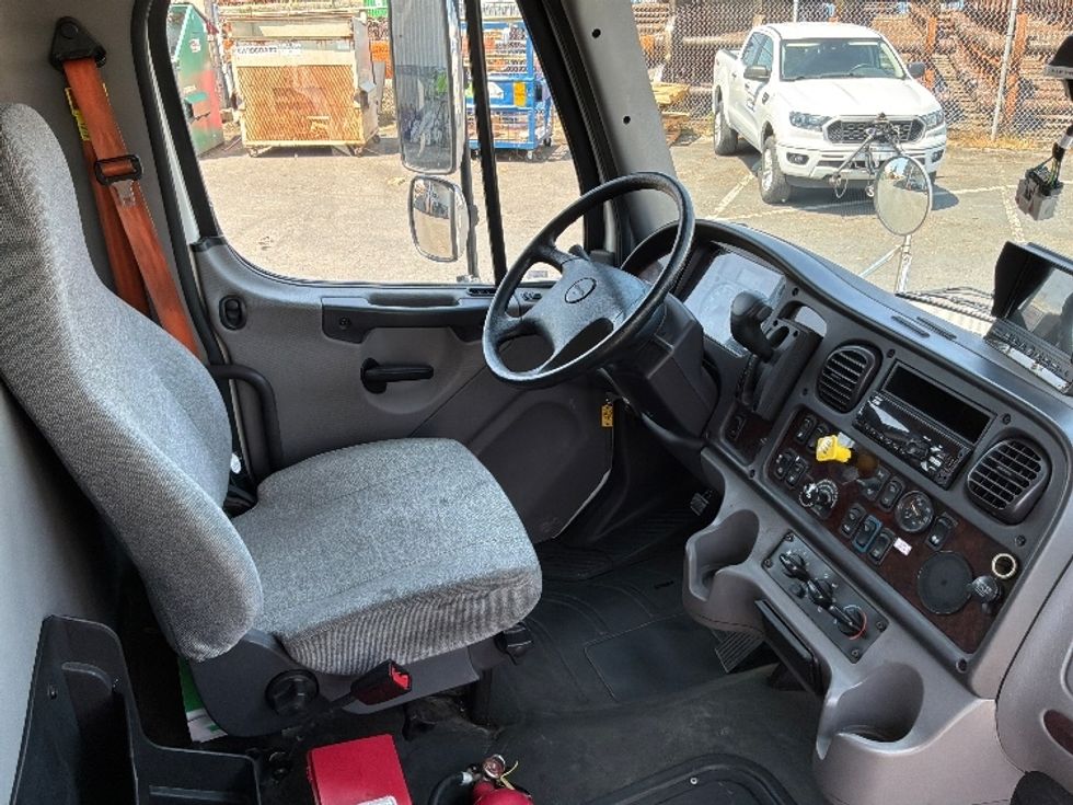 Medium Duty Box Truck-Light and Medium Duty Trucks-Freightliner-2021-M2-Tacoma-WA-69,209\n\t\tmiles-$ 78,250 - Image 22