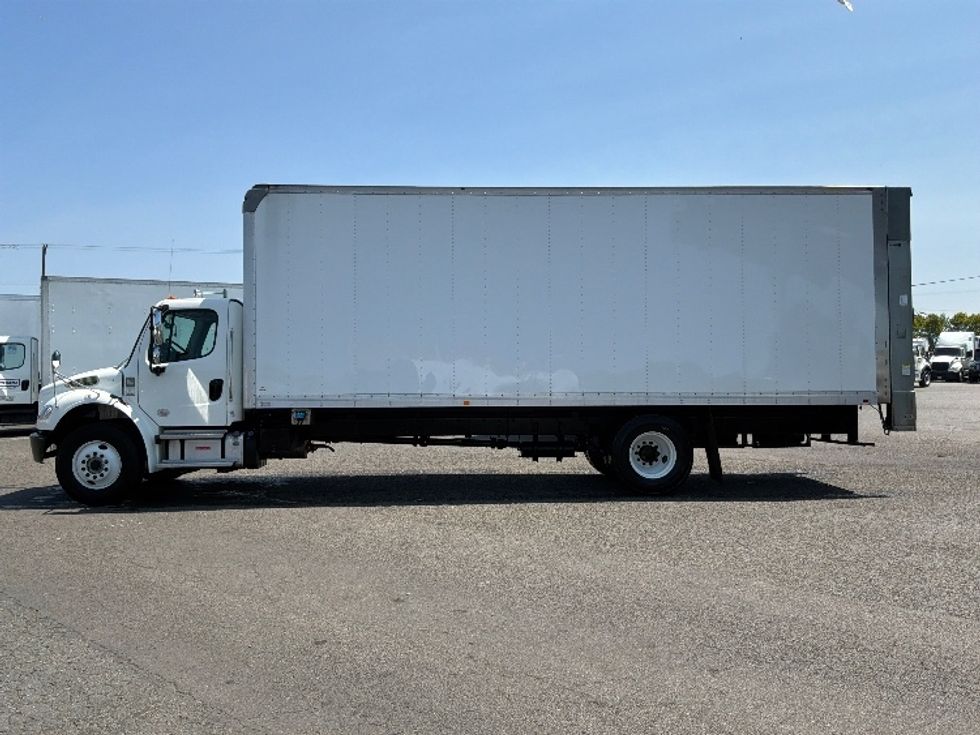 Medium Duty Box Truck-Light and Medium Duty Trucks-Freightliner-2021-M2-Tacoma-WA-69,209\n\t\tmiles-$ 78,250 - Image 4