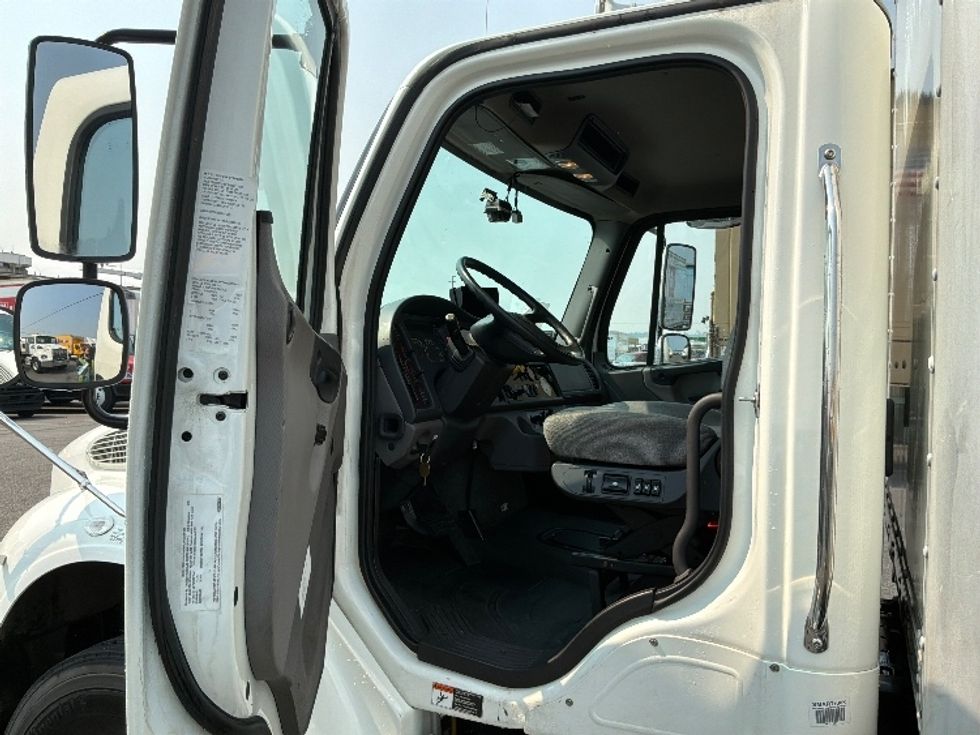 Medium Duty Box Truck-Light and Medium Duty Trucks-Freightliner-2021-M2-Tacoma-WA-92,944\n\t\tmiles-$ 77,500 - Image 16