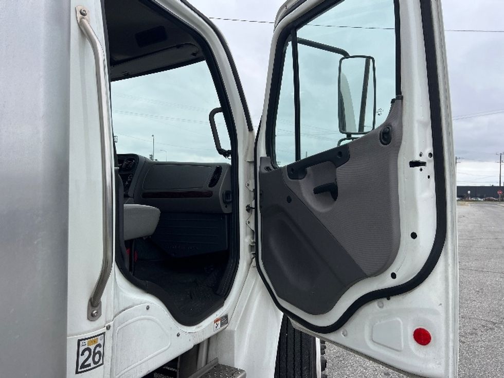 Medium Duty Box Truck-Light and Medium Duty Trucks-Freightliner-2021-M2-Torrance-CA-109,881\n\t\tmiles-$ 69,250 - Image 19