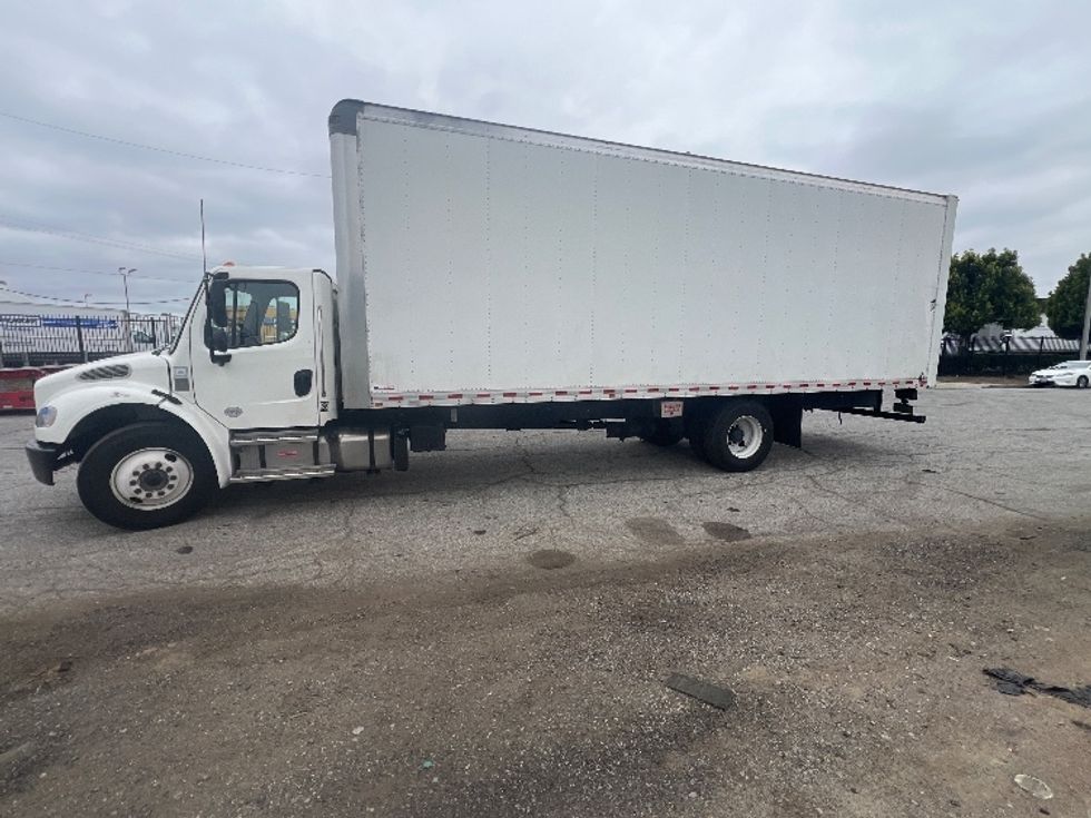 Medium Duty Box Truck-Light and Medium Duty Trucks-Freightliner-2021-M2-Torrance-CA-109,881\n\t\tmiles-$ 69,250 - Image 4